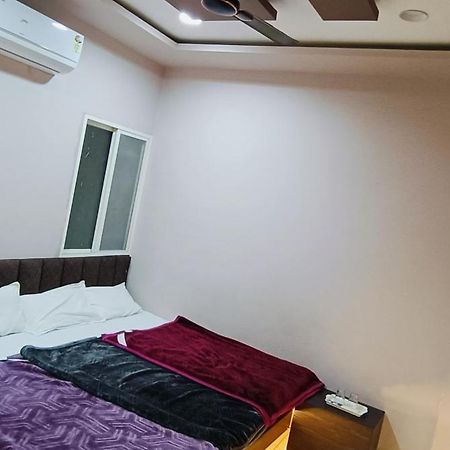 Hotel Rainbow Удджайн Экстерьер фото